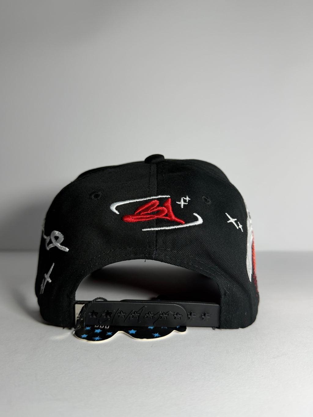 31 HATS “MAGO ROJO”