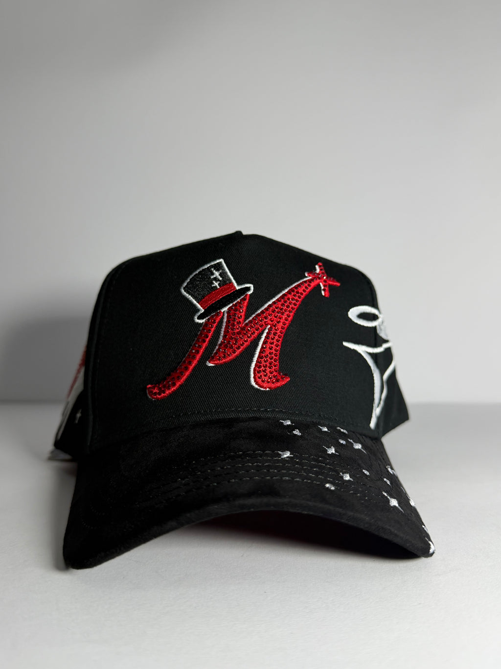 31 HATS “MAGO ROJO”