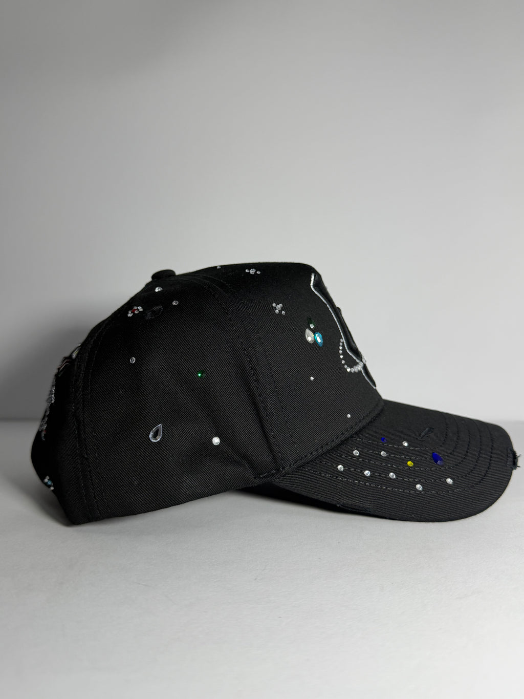 31 HATS “MAGO UNIVERSE”