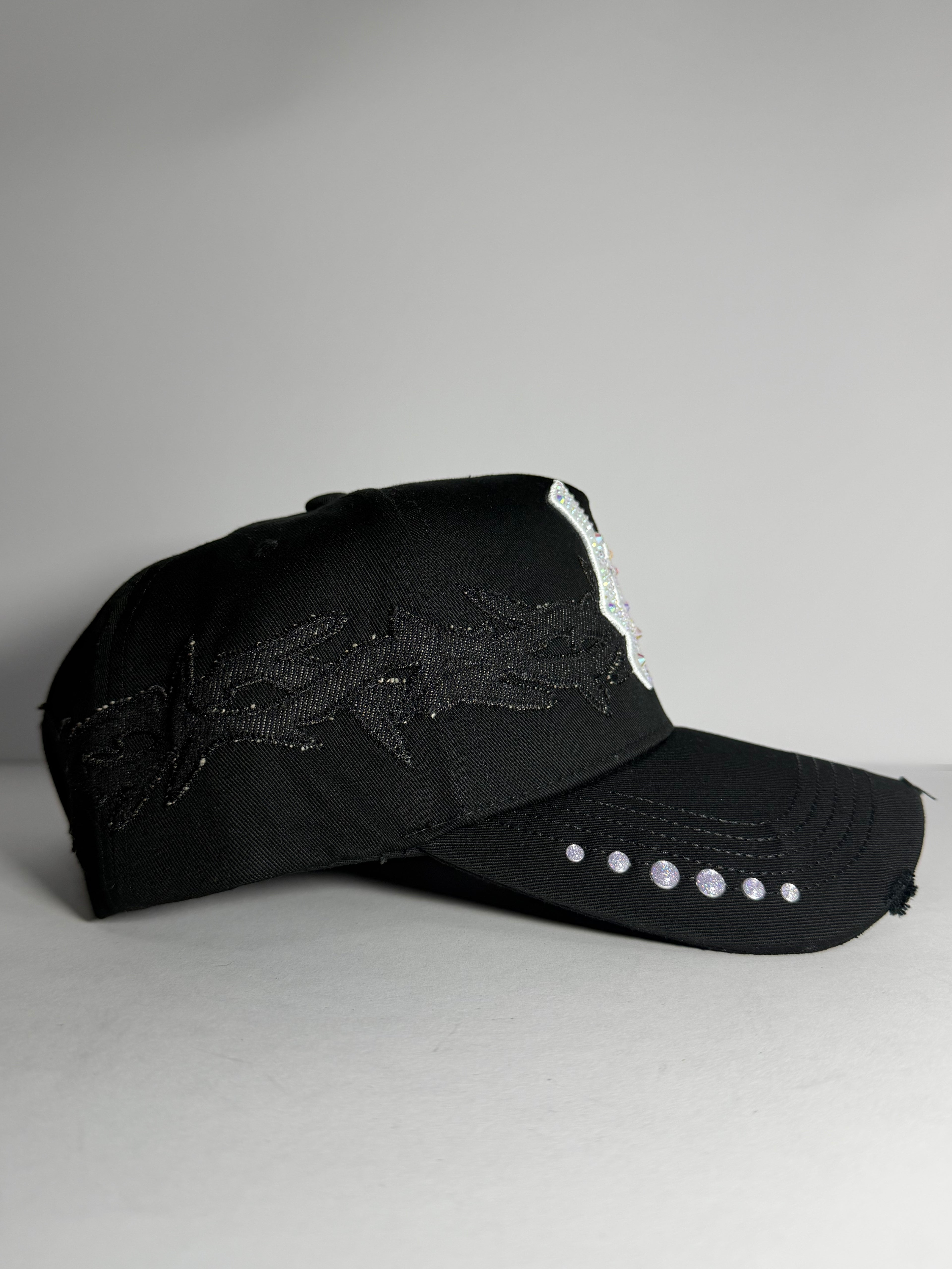 31 HATS "LA THORNS"