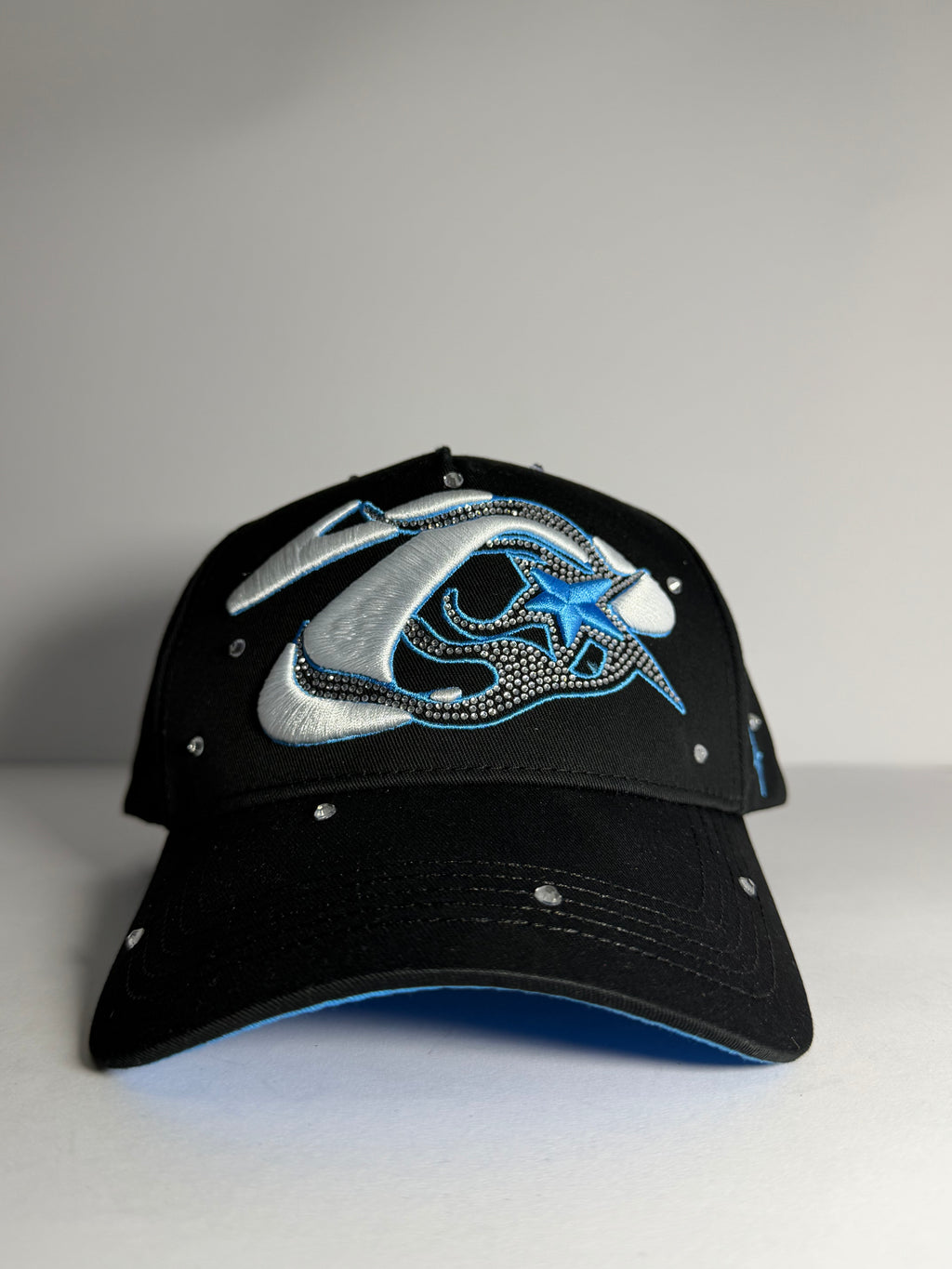 31 HATS "T STAR"