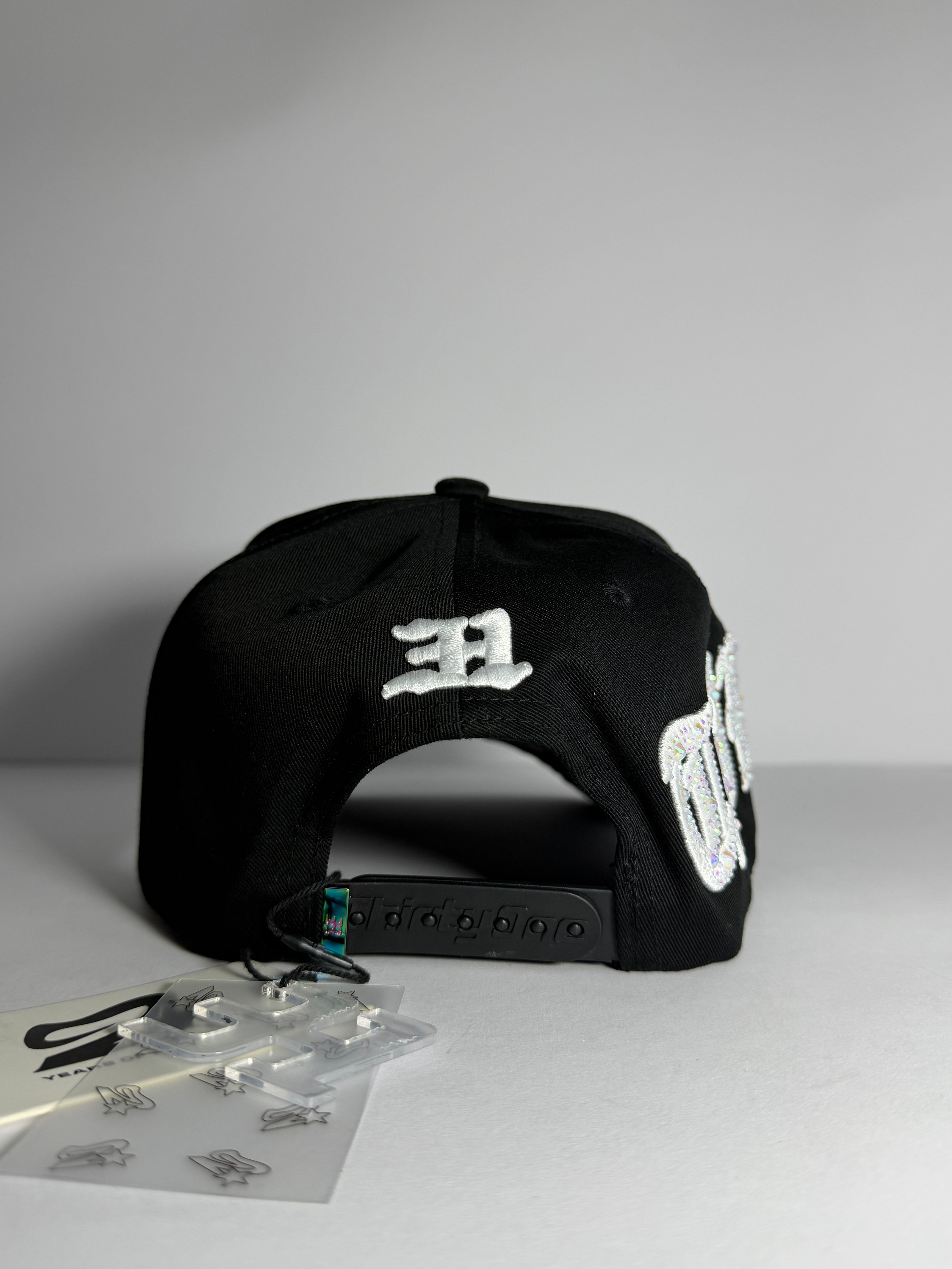 31 HATS "CONCRETE JUNGLE"